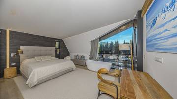 Thumbnail von Luxurious city penthouse with panoramic view