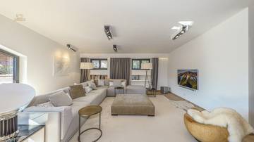 Thumbnail von Luxurious city penthouse with panoramic view