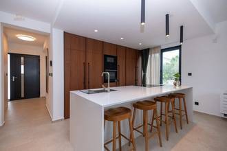 Thumbnail von Modern villa with heated pool, sea view, and rooftop terrace