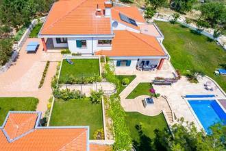Thumbnail von Property with panoramic sea view, swimming pool, and olive grove
