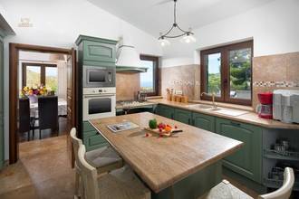 Thumbnail von Property with panoramic sea view, swimming pool, and olive grove