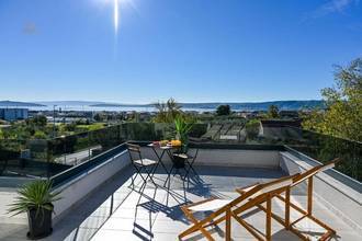 Thumbnail von Modern villa with swimming pool and sea view