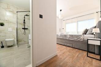 Thumbnail von Modern villa with swimming pool and sea view