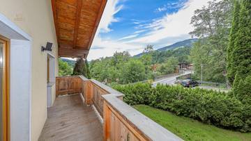 Thumbnail von Spacious single-family house in idyllic location