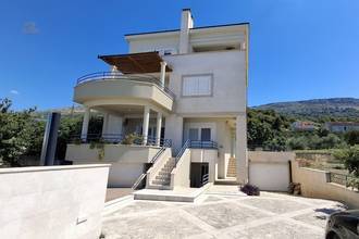 Thumbnail von House with swimming pool and sea view near the beach