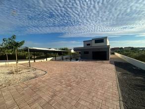 Thumbnail von Modern new build house with swimming pool and sea view