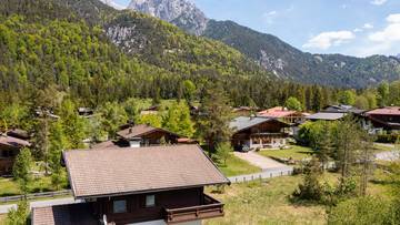 Thumbnail von Single-family house in a sunny, peaceful location
