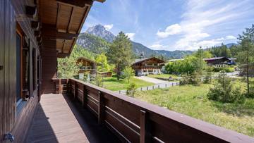 Thumbnail von Single-family house in a sunny, peaceful location