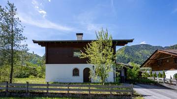 Thumbnail von Single-family house in a sunny, peaceful location