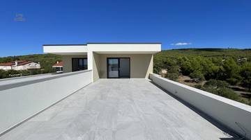 Thumbnail von New build apartment on two floors with roof terrace and sea view
