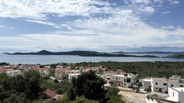 Thumbnail von Newly built terraced house with pool, sea view, and garden