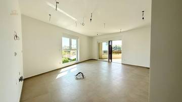 Thumbnail von Newly built apartment with sea view, terrace, and elevator, 50 meters to the beach