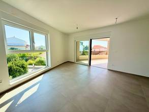 Thumbnail von Newly built apartment with sea view, terrace, and elevator, 50 meters to the beach