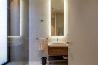 Thumbnail von Single-story designer villa with heated pool and sea view