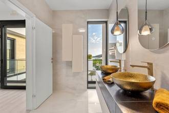 Thumbnail von Modern, luxuriously furnished villa with swimming pool and sea view