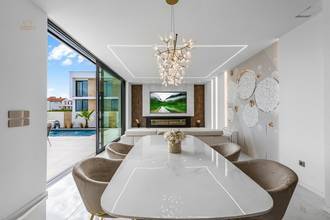 Thumbnail von Modern villa with pool and sea view