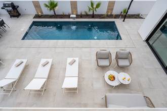 Thumbnail von Modern villa with pool and sea view