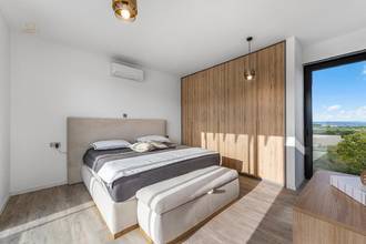 Thumbnail von Modern villa with pool and sea view