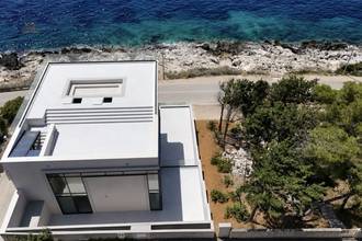 Thumbnail von Modern luxury villa in first line with swimming pool and sea view