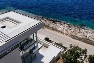 Thumbnail von Modern luxury villa in first line with swimming pool and sea view