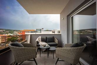 Thumbnail von Luxurious penthouse with pool and sea view