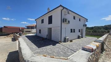 Thumbnail von New semi-detached house with swimming pool and sea view near the sea