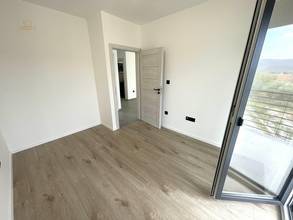Thumbnail von Newly built apartment with a covered terrace and sea view in a quiet location