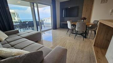 Thumbnail von Modern apartment with heated pool, garden, and sea view