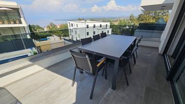 Thumbnail von Modern apartment with heated pool, garden, and sea view