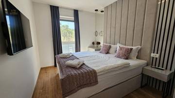 Thumbnail von Modern apartment with heated pool, garden, and sea view