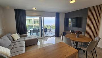 Thumbnail von Modern apartment with heated pool, garden, and sea view