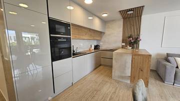 Thumbnail von Modern apartment with heated pool, garden, and sea view