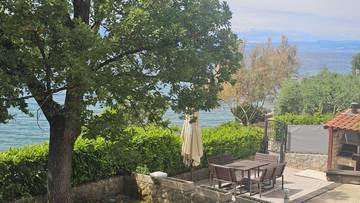 Thumbnail von Modern, fully renovated apartment with sea view just 20 meters from the sea