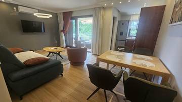 Thumbnail von Modern, fully renovated apartment with sea view just 20 meters from the sea