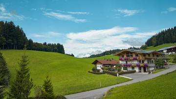 Thumbnail von Alpine retreat with a recreational residence and impressive Kaiser view