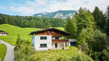 Thumbnail von Alpine retreat with a recreational residence and impressive Kaiser view