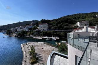 Thumbnail von Modern apartment with sea view, garage, and additional living unit just a few meters from the sea
