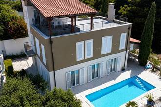 Thumbnail von Villa with swimming pool, rooftop terrace, and sea view
