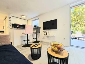 Thumbnail von Furnished ground-floor apartment with a large terrace just 80 meters from the beach