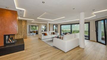Thumbnail von Luxury villa in prime location with unobstructed Kaiser view