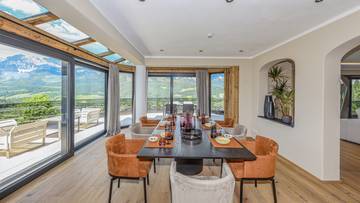 Thumbnail von Luxury villa in prime location with unobstructed Kaiser view