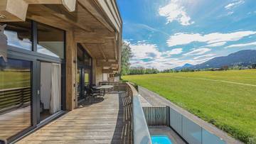 Thumbnail von Exclusive chalet with pool directly at the golf course