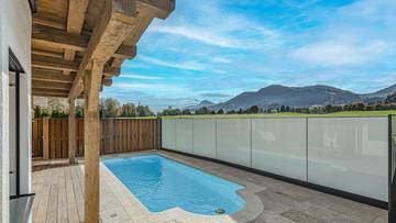 Thumbnail von Exclusive chalet with pool directly at the golf course