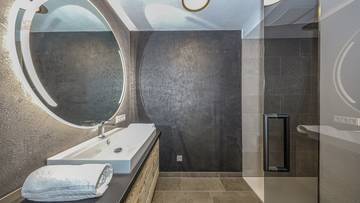 Thumbnail von Exclusive chalet with pool directly at the golf course