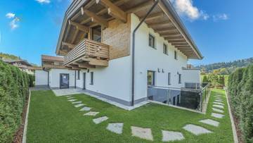 Thumbnail von Exclusive chalet with pool directly at the golf course