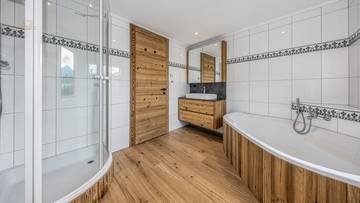 Thumbnail von Luxurious attic maisonette in sunny quiet location