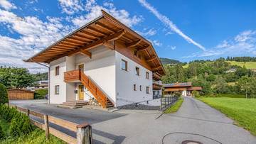 Thumbnail von Luxurious attic maisonette in sunny quiet location