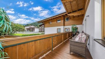 Thumbnail von Luxurious attic maisonette in sunny quiet location