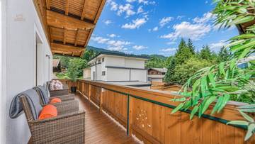 Thumbnail von Luxurious attic maisonette in sunny quiet location
