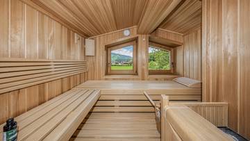 Thumbnail von Luxurious attic maisonette in sunny quiet location